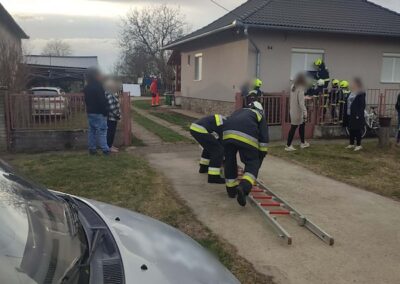 káreset - ajtónyitás